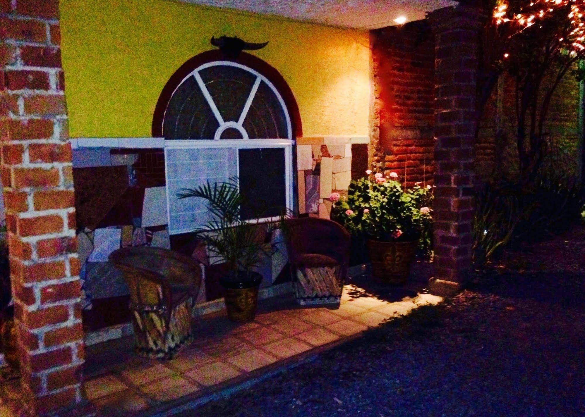 Hotel Mi Pueblito Tonala  Exterior photo