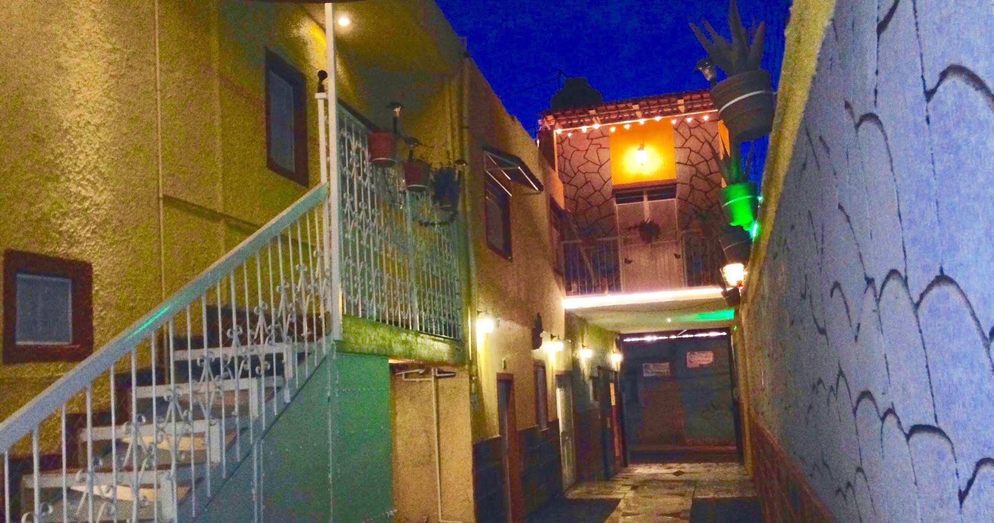 Hotel Mi Pueblito Tonala  Exterior photo