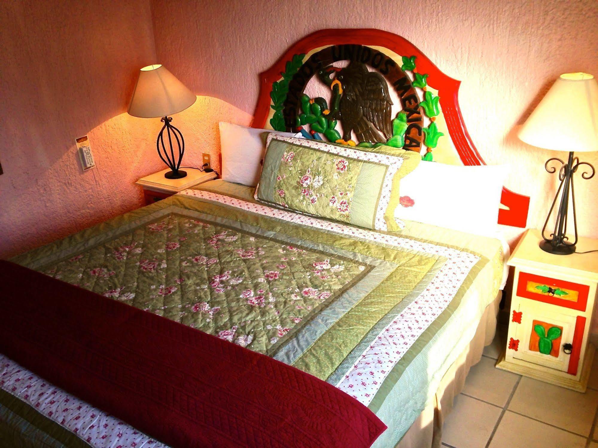 Hotel Mi Pueblito Tonala  Exterior photo