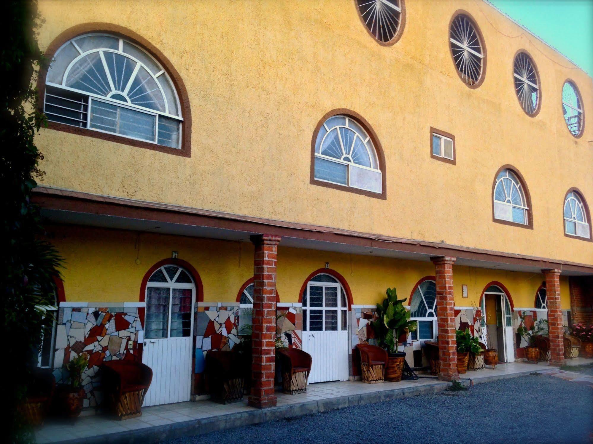 Hotel Mi Pueblito Tonala  Exterior photo