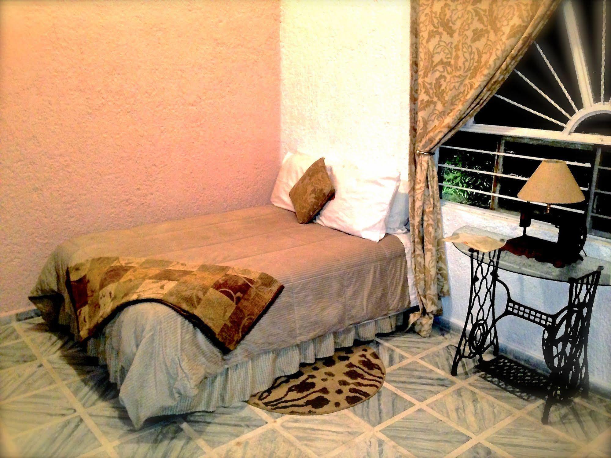Hotel Mi Pueblito Tonala  Exterior photo